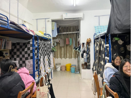 学校举行秋冬季寝室消防安全卫生大检查-湖北科技职业学院